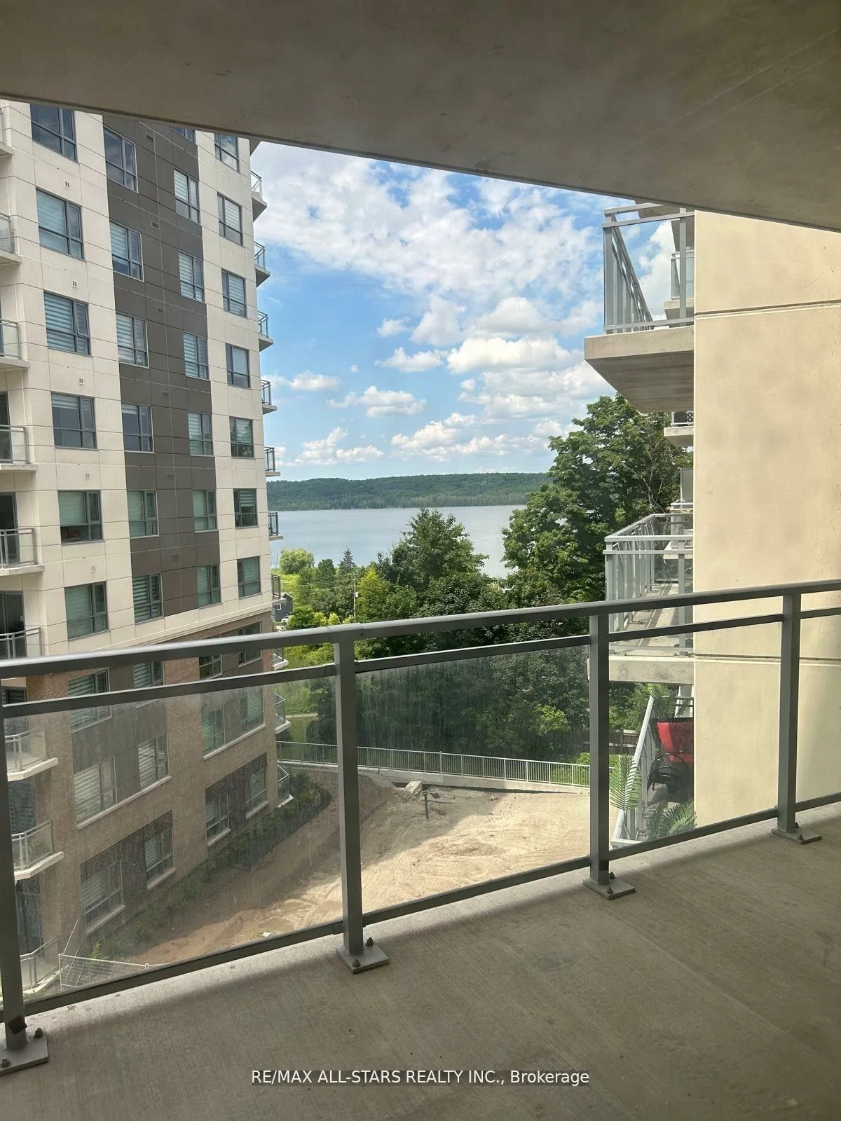 58, LAKESIDE, Little Lake, Barrie