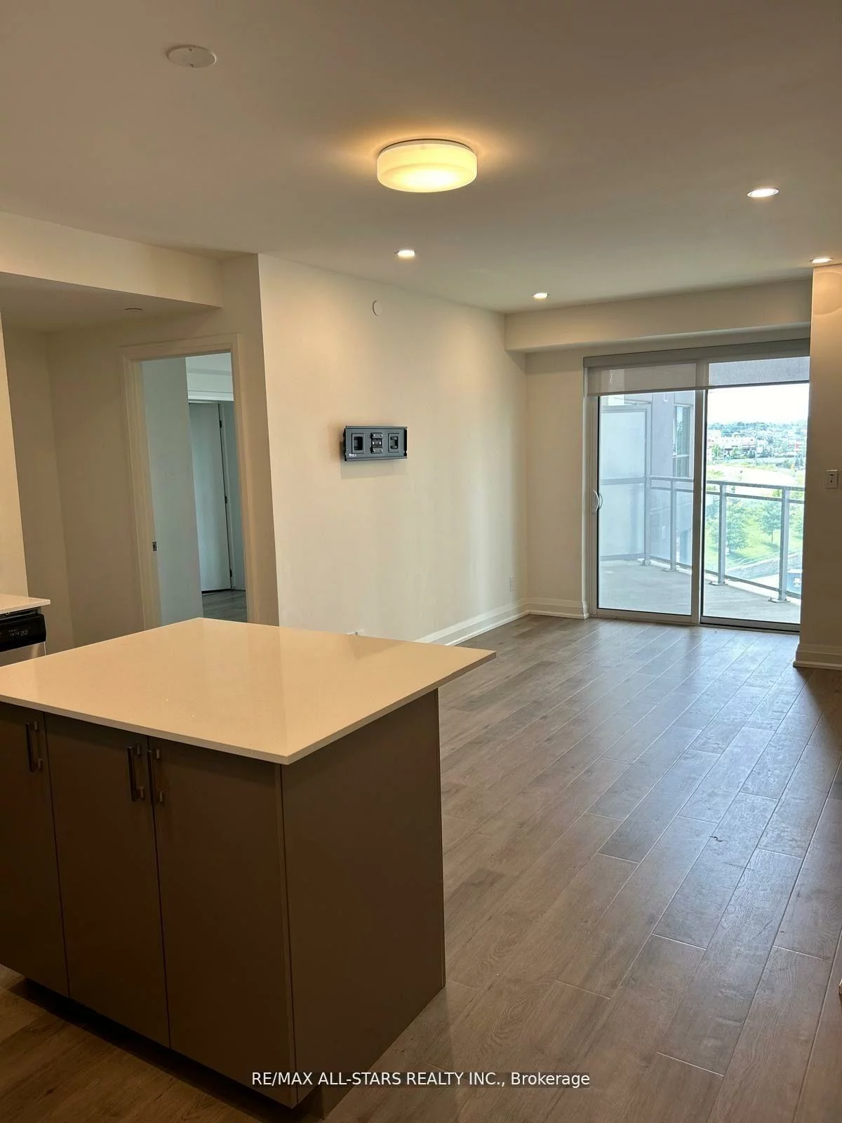 58, LAKESIDE, Little Lake, Barrie