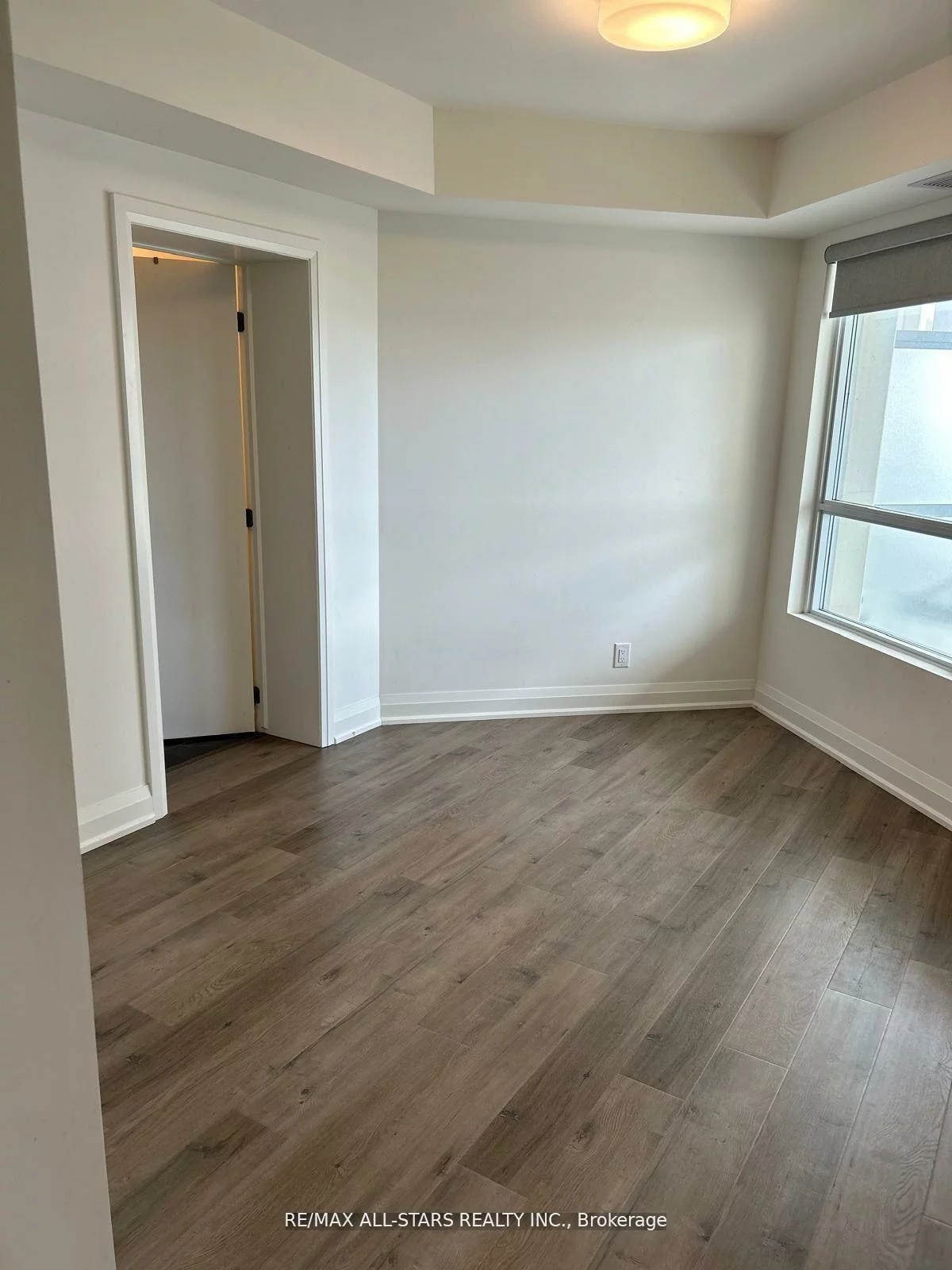 58, LAKESIDE, Little Lake, Barrie