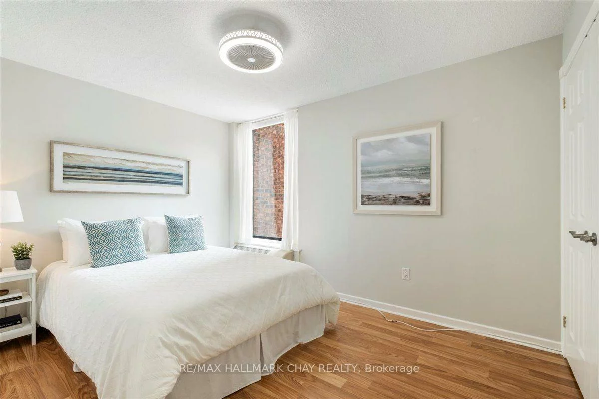 181, Collier, City Centre, Barrie
