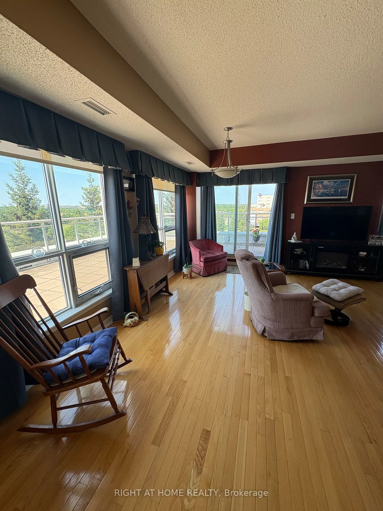 94, Dean, Painswick South, Barrie
