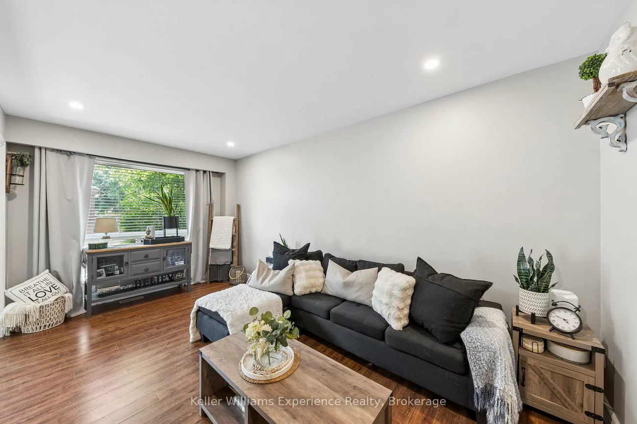 2, Bernick, Grove East, Barrie