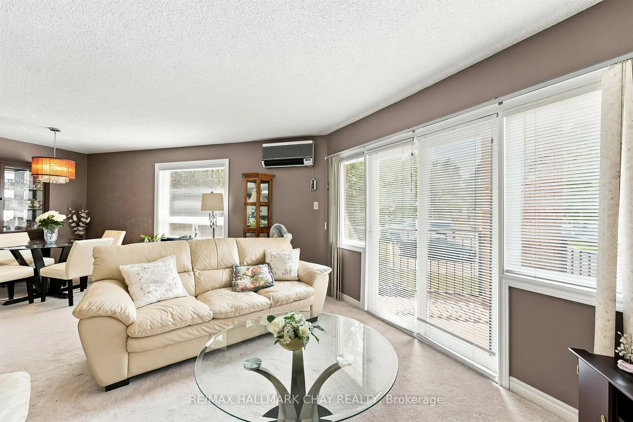 131, Clapperton, Wellington, Barrie