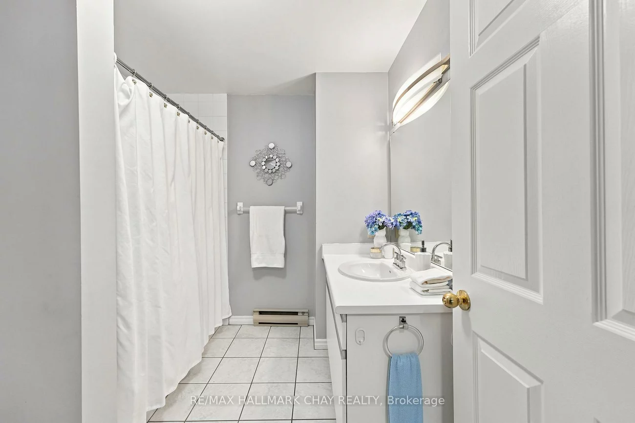 131, Clapperton, Wellington, Barrie