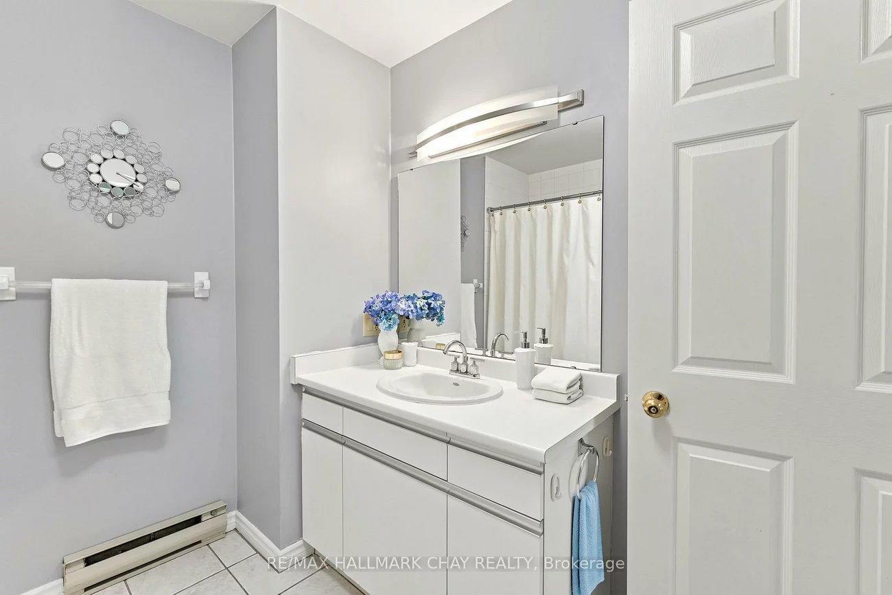 131, Clapperton, Wellington, Barrie