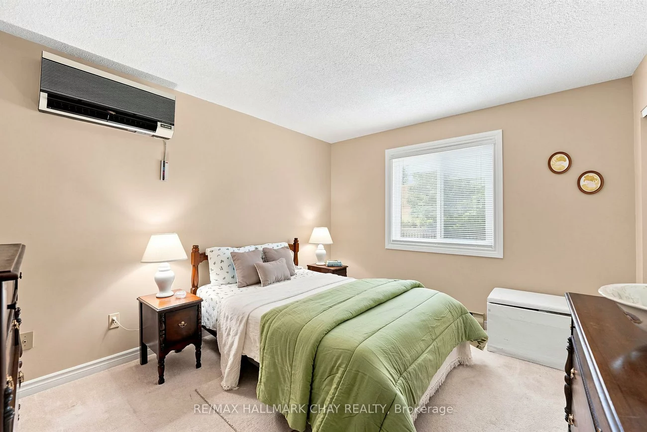 131, Clapperton, Wellington, Barrie