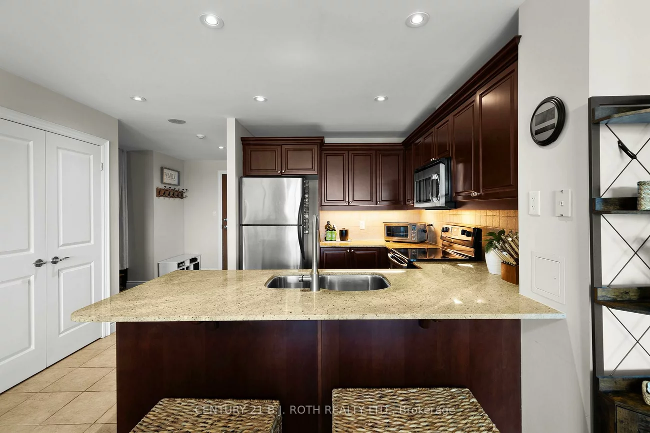 37, Ellen, City Centre, Barrie