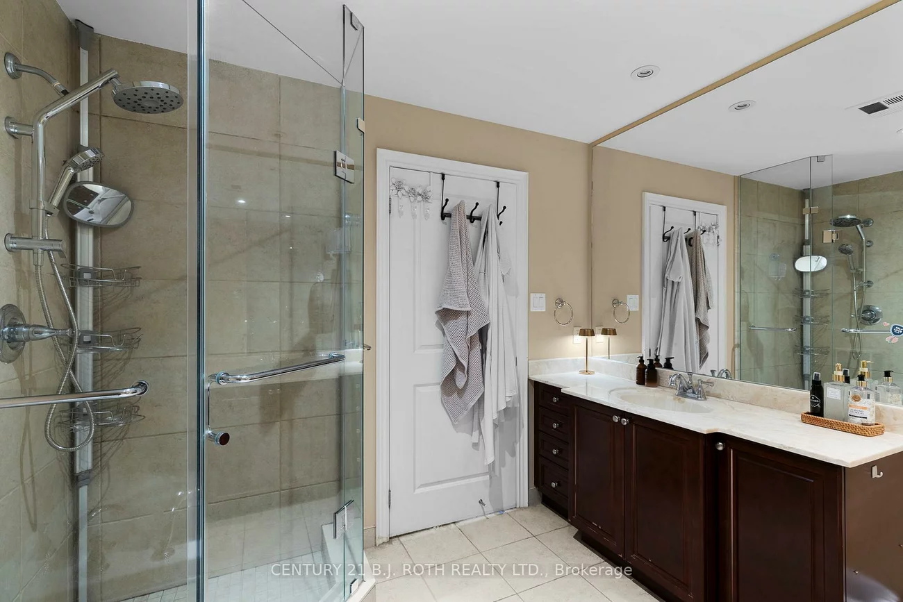 37, Ellen, City Centre, Barrie