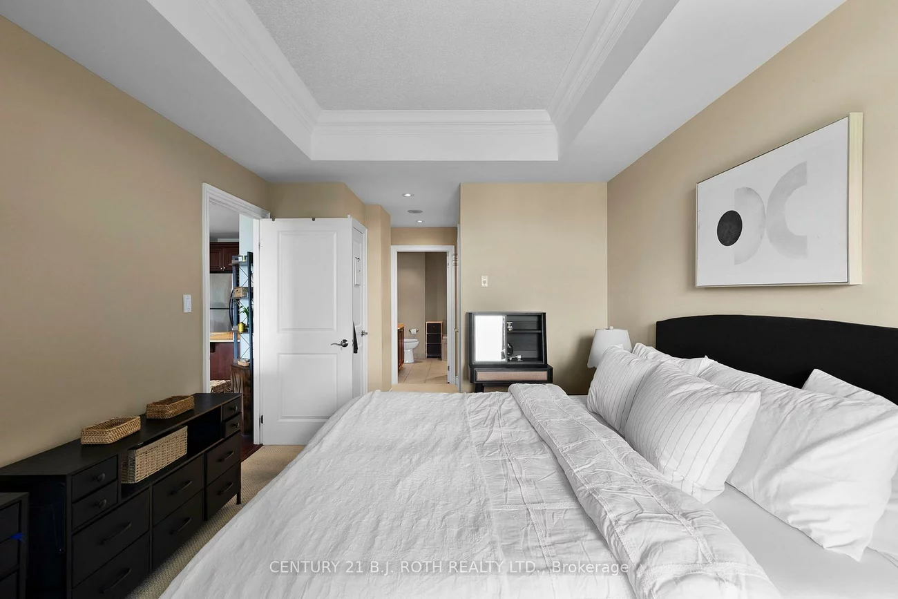 37, Ellen, City Centre, Barrie