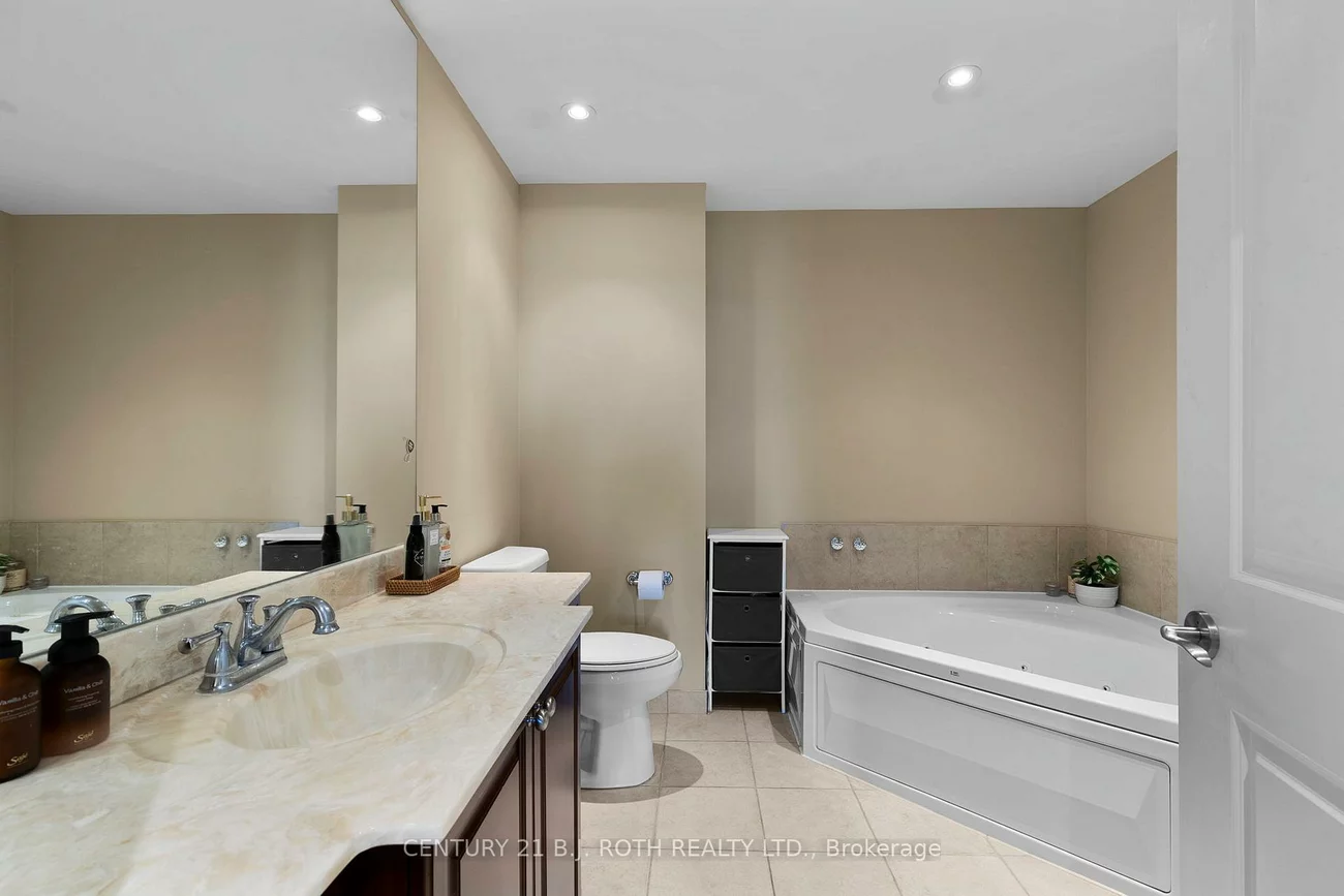 37, Ellen, City Centre, Barrie