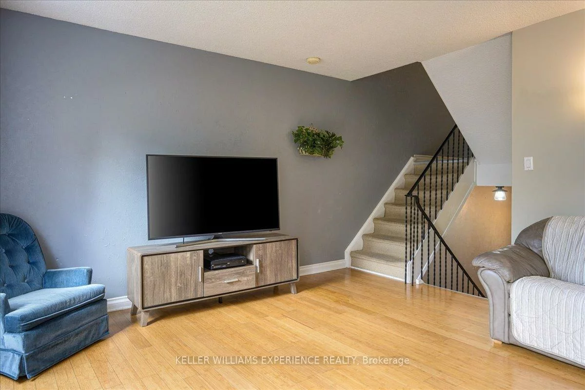 237, Steel, Codrington, Barrie
