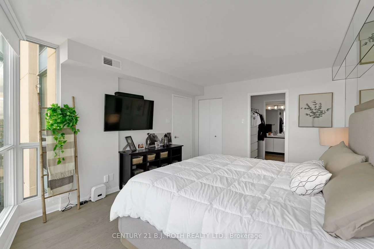 65, Ellen, City Centre, Barrie
