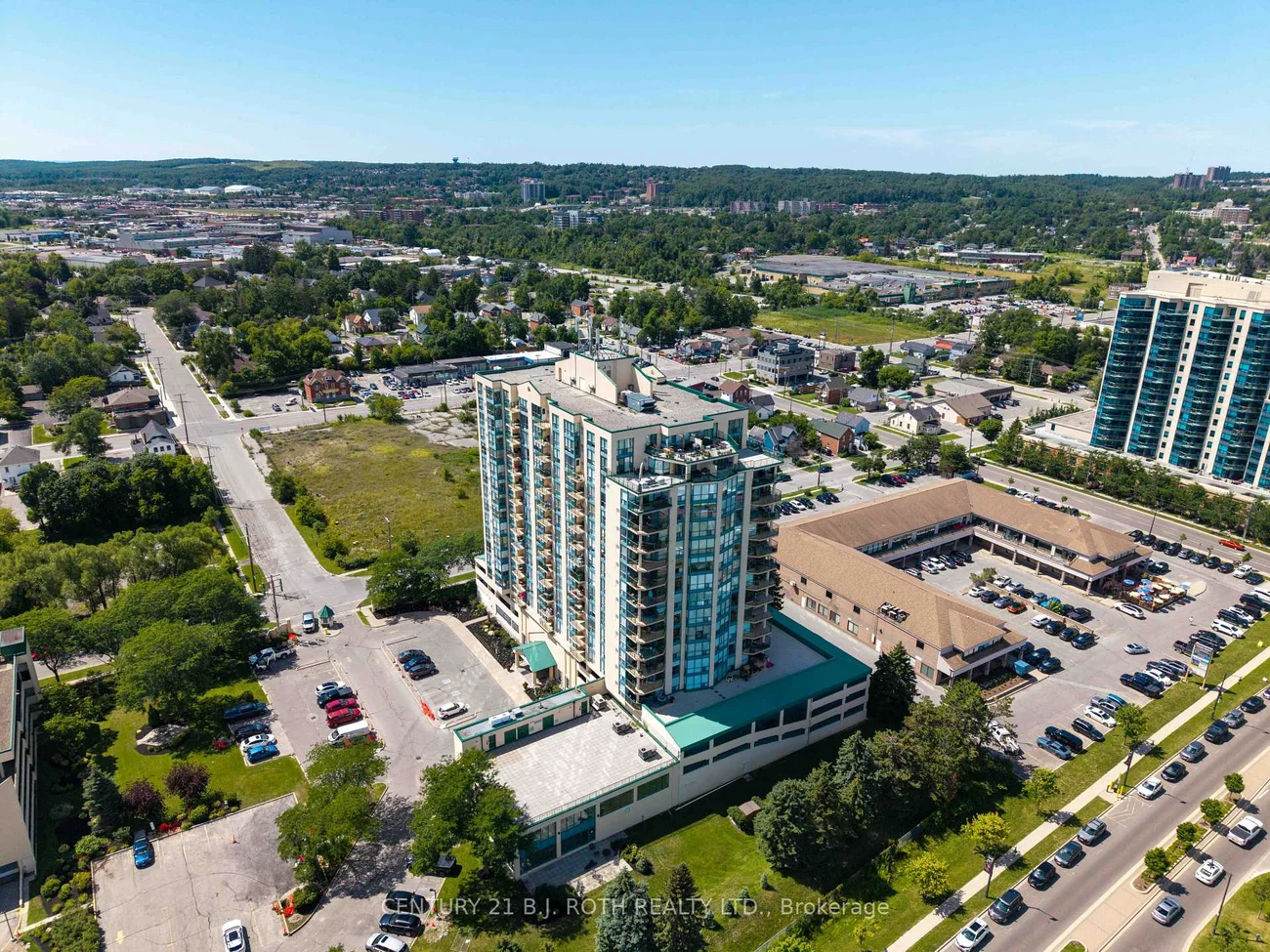 65, Ellen, City Centre, Barrie