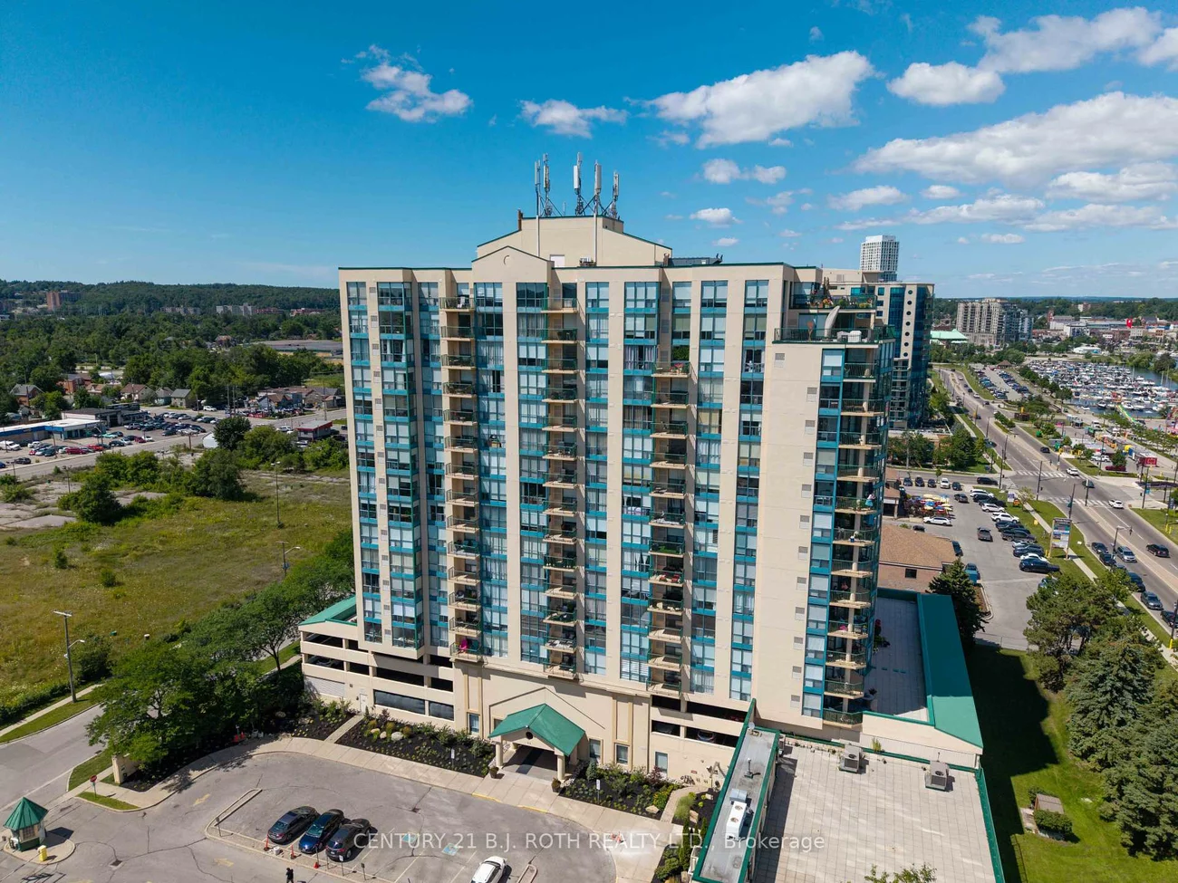 65, Ellen, City Centre, Barrie