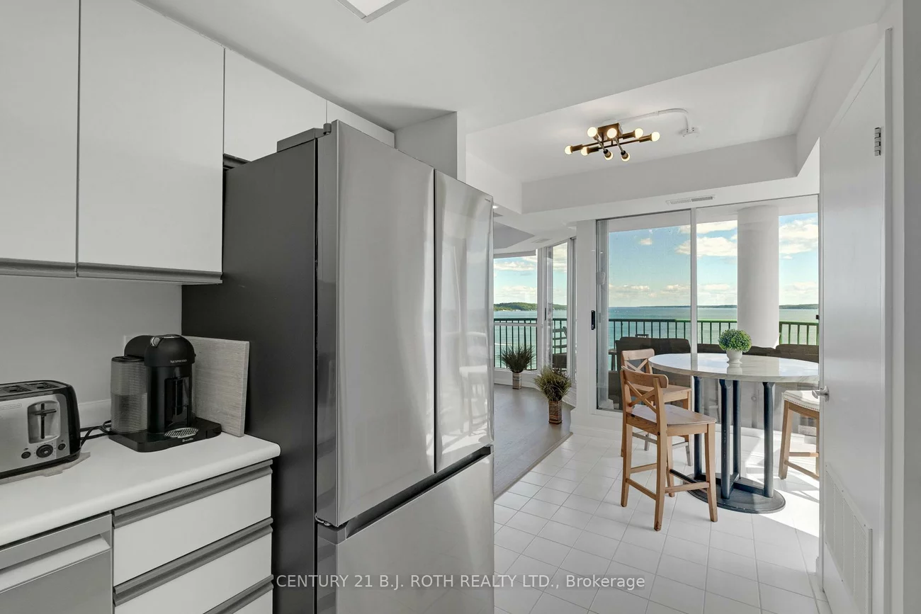 65, Ellen, City Centre, Barrie