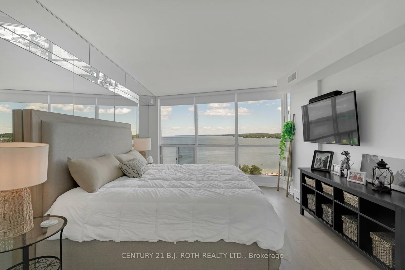 65, Ellen, City Centre, Barrie