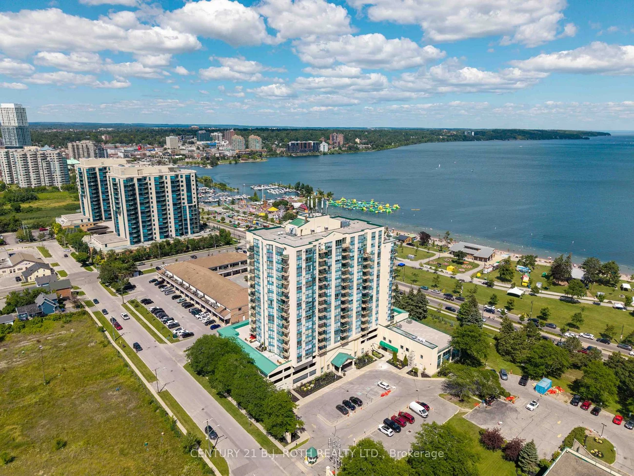 65, Ellen, City Centre, Barrie