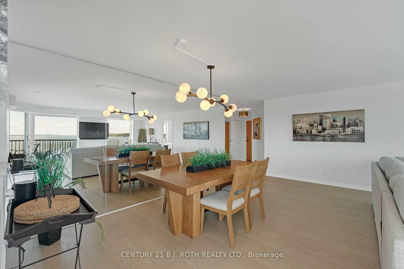 65, Ellen, City Centre, Barrie