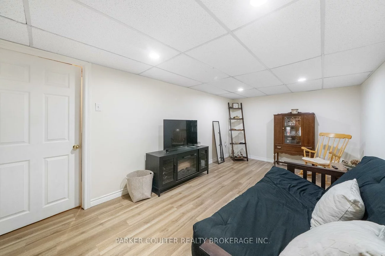261, Rose, Wellington, Barrie