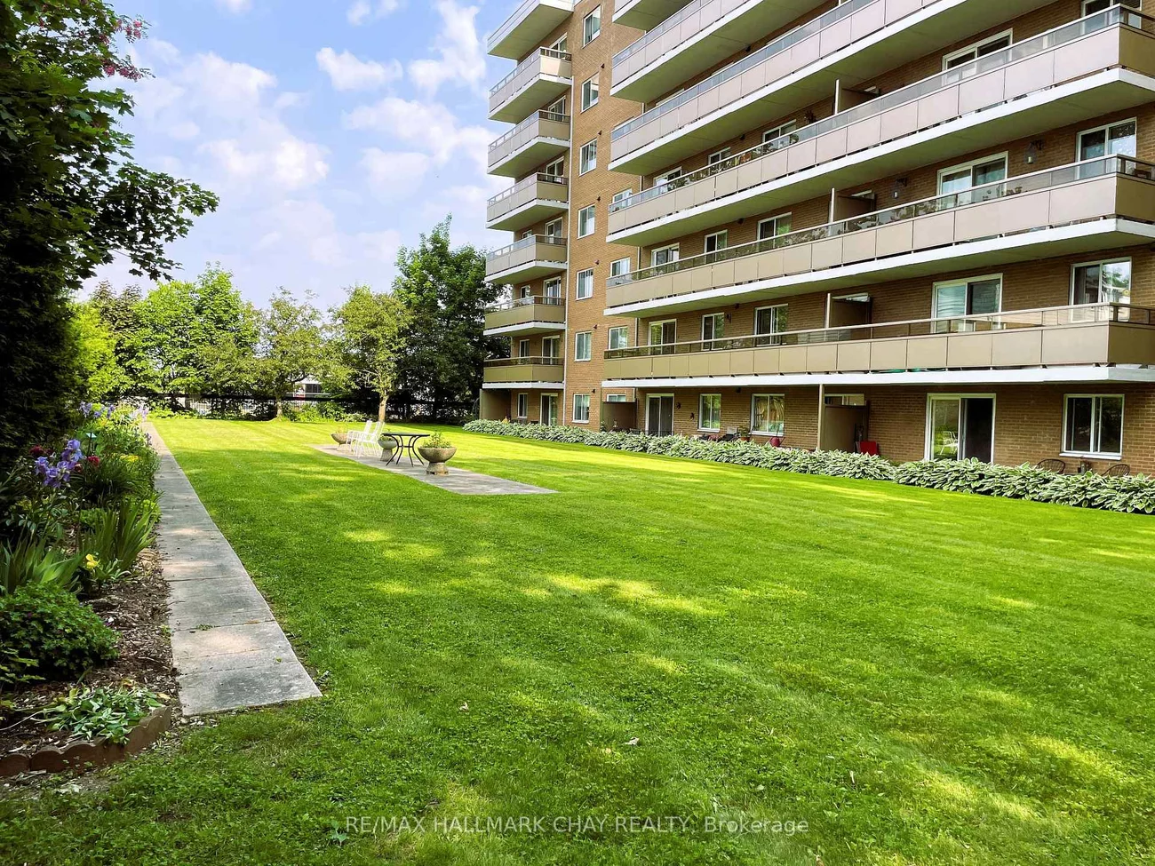 414, Blake, Codrington, Barrie