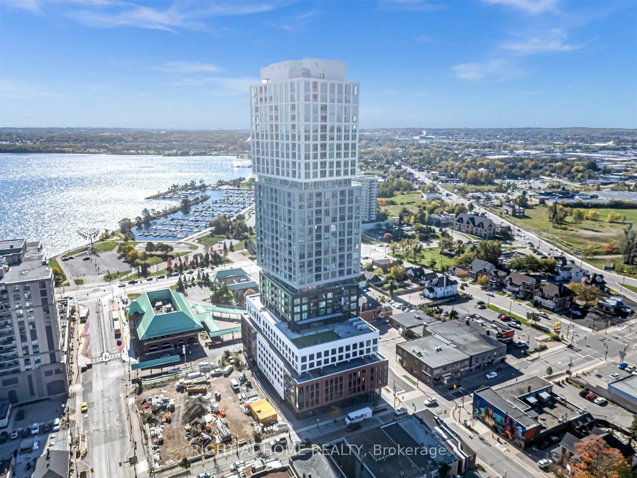 39, Mary, City Centre, Barrie