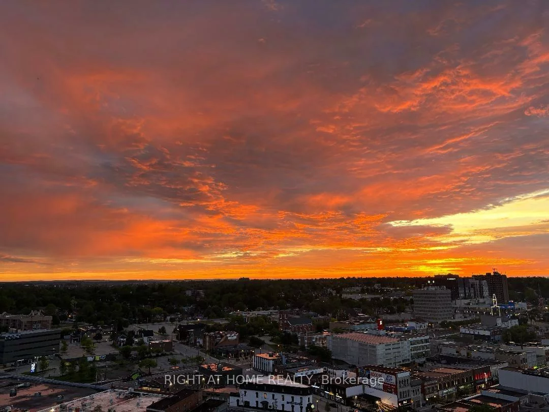 39, Mary, City Centre, Barrie