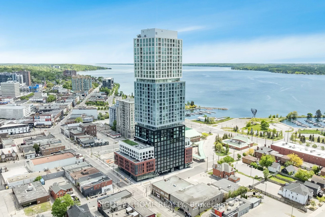 39, Mary, City Centre, Barrie