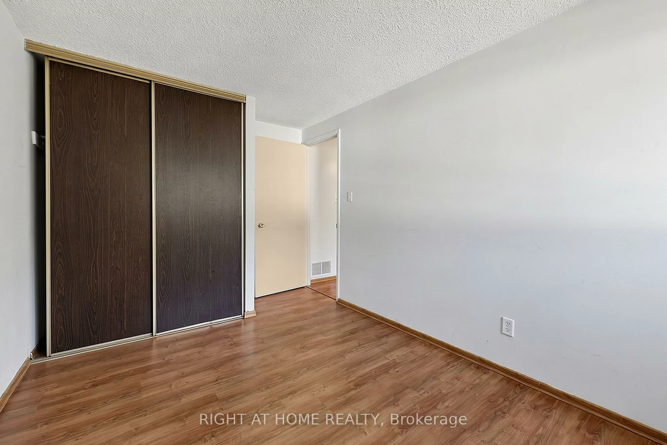 237, Steel, Codrington, Barrie