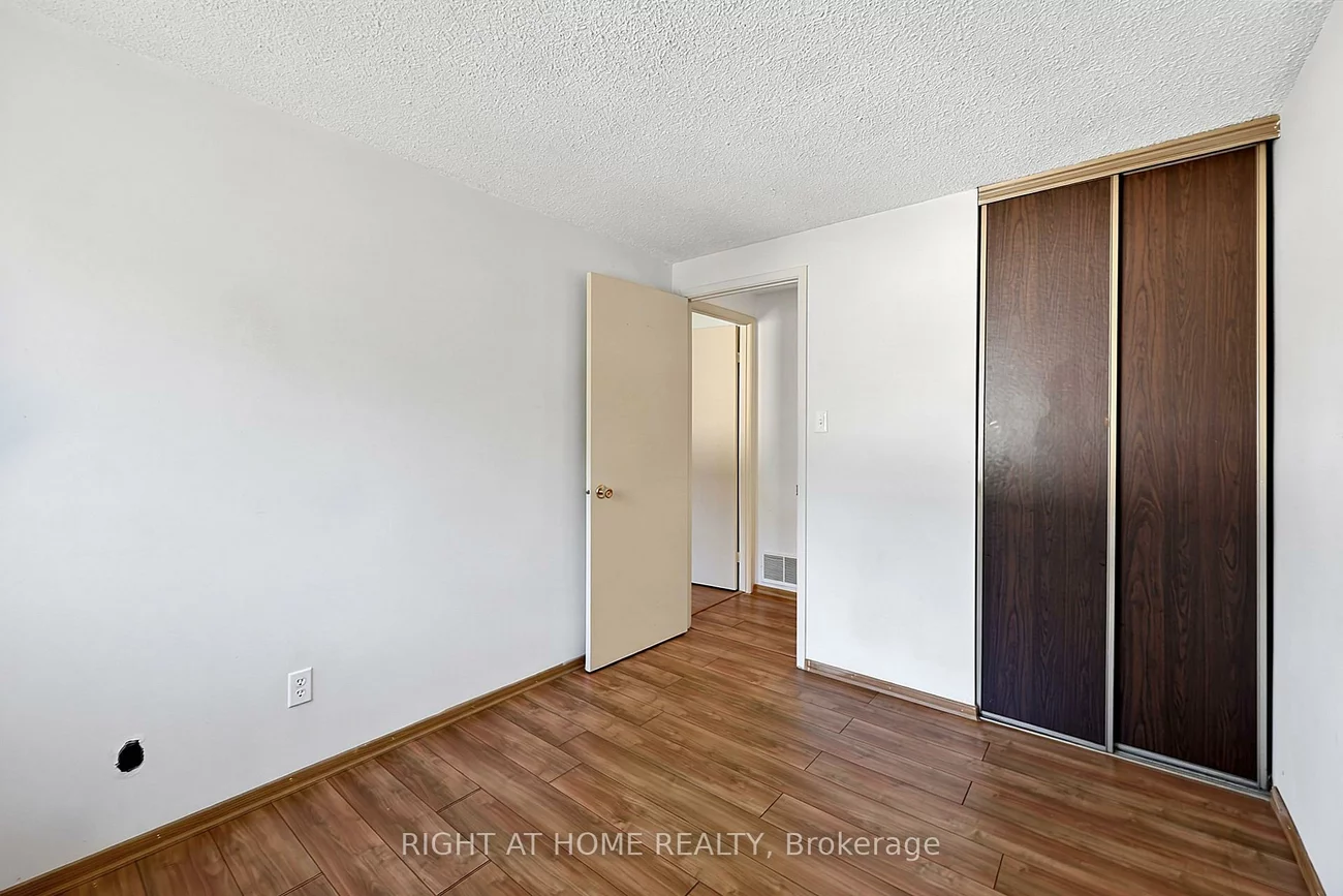 237, Steel, Codrington, Barrie