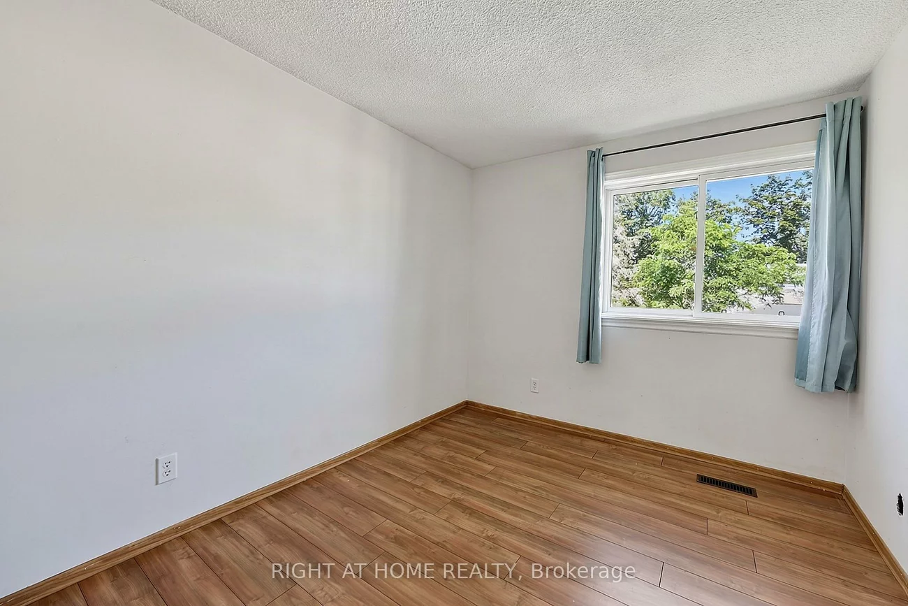 237, Steel, Codrington, Barrie