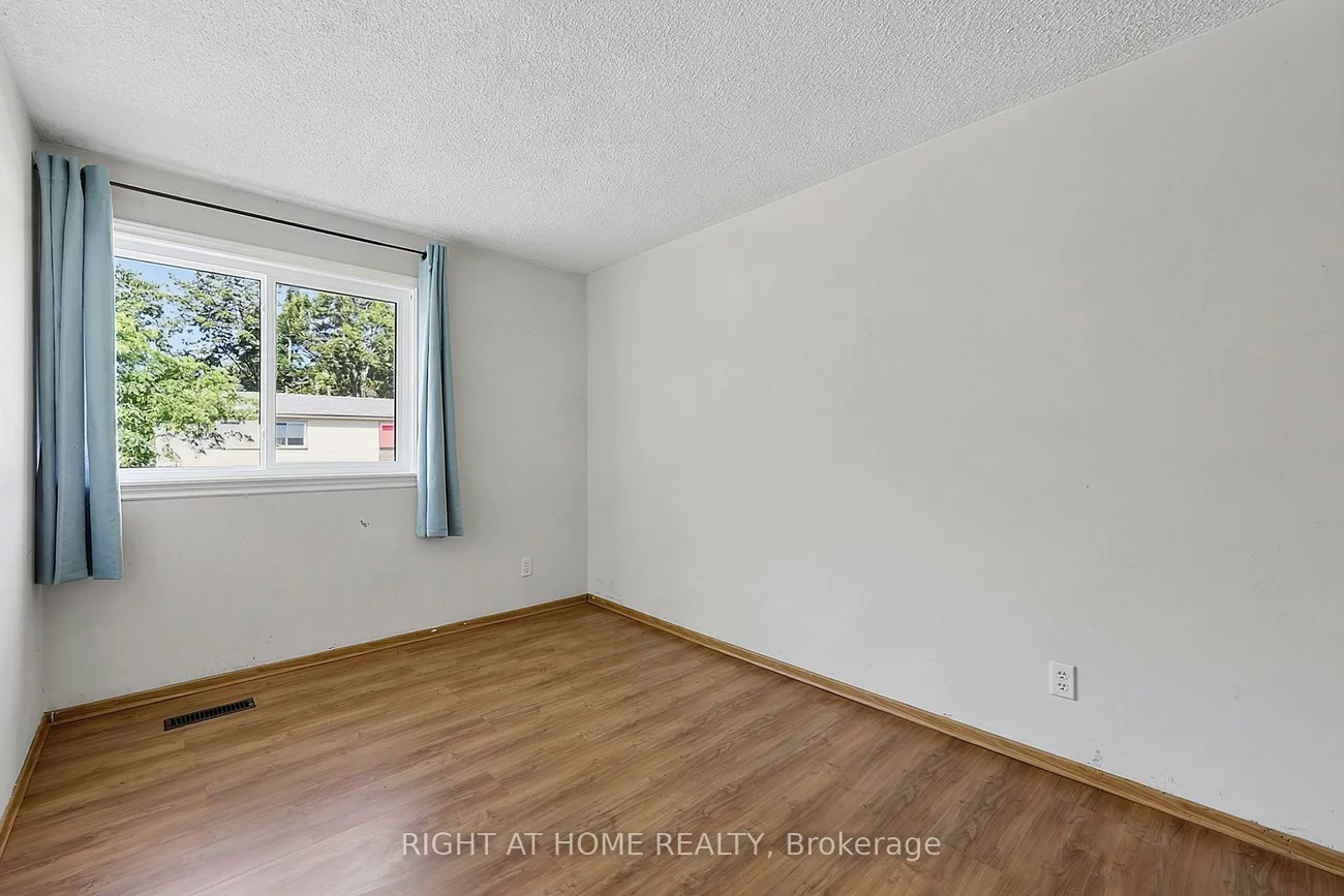 237, Steel, Codrington, Barrie