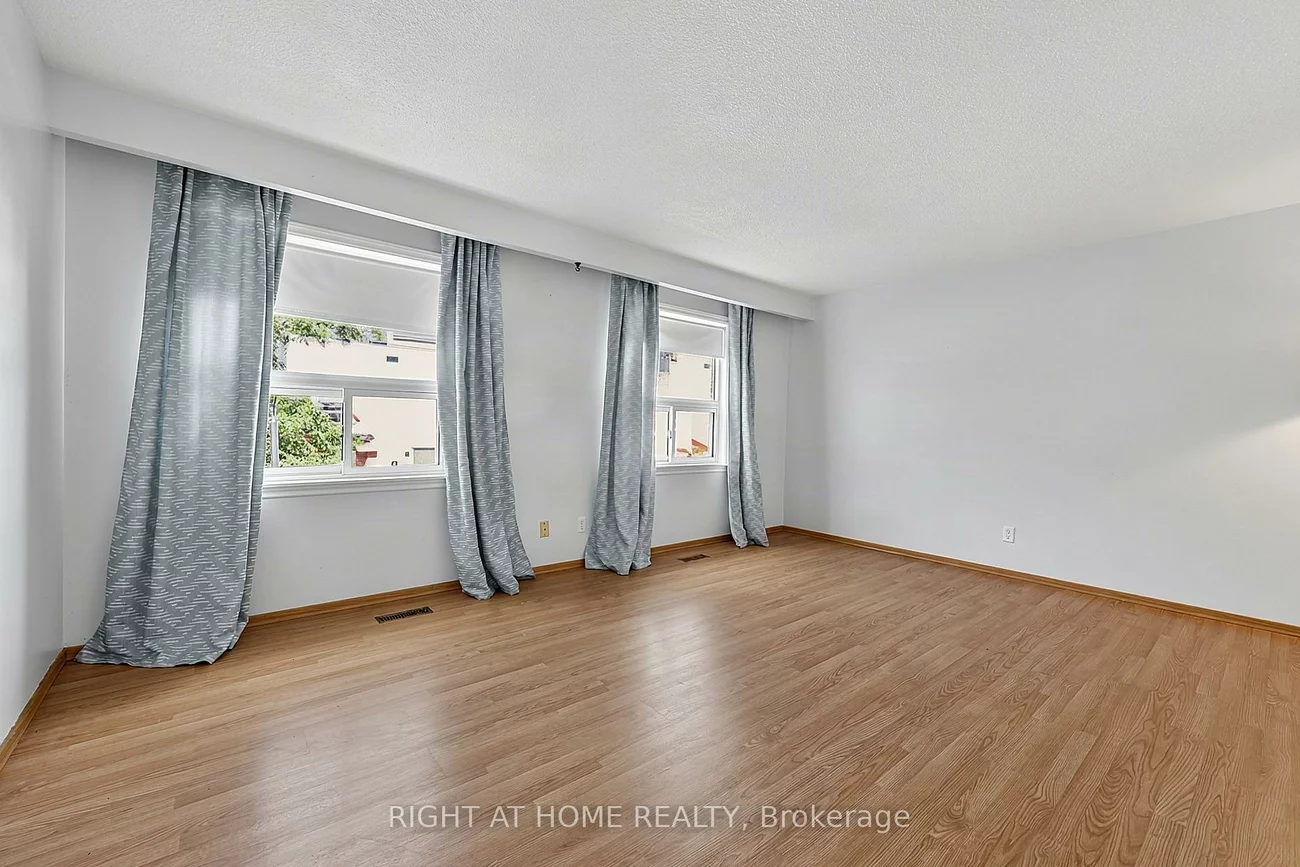 237, Steel, Codrington, Barrie