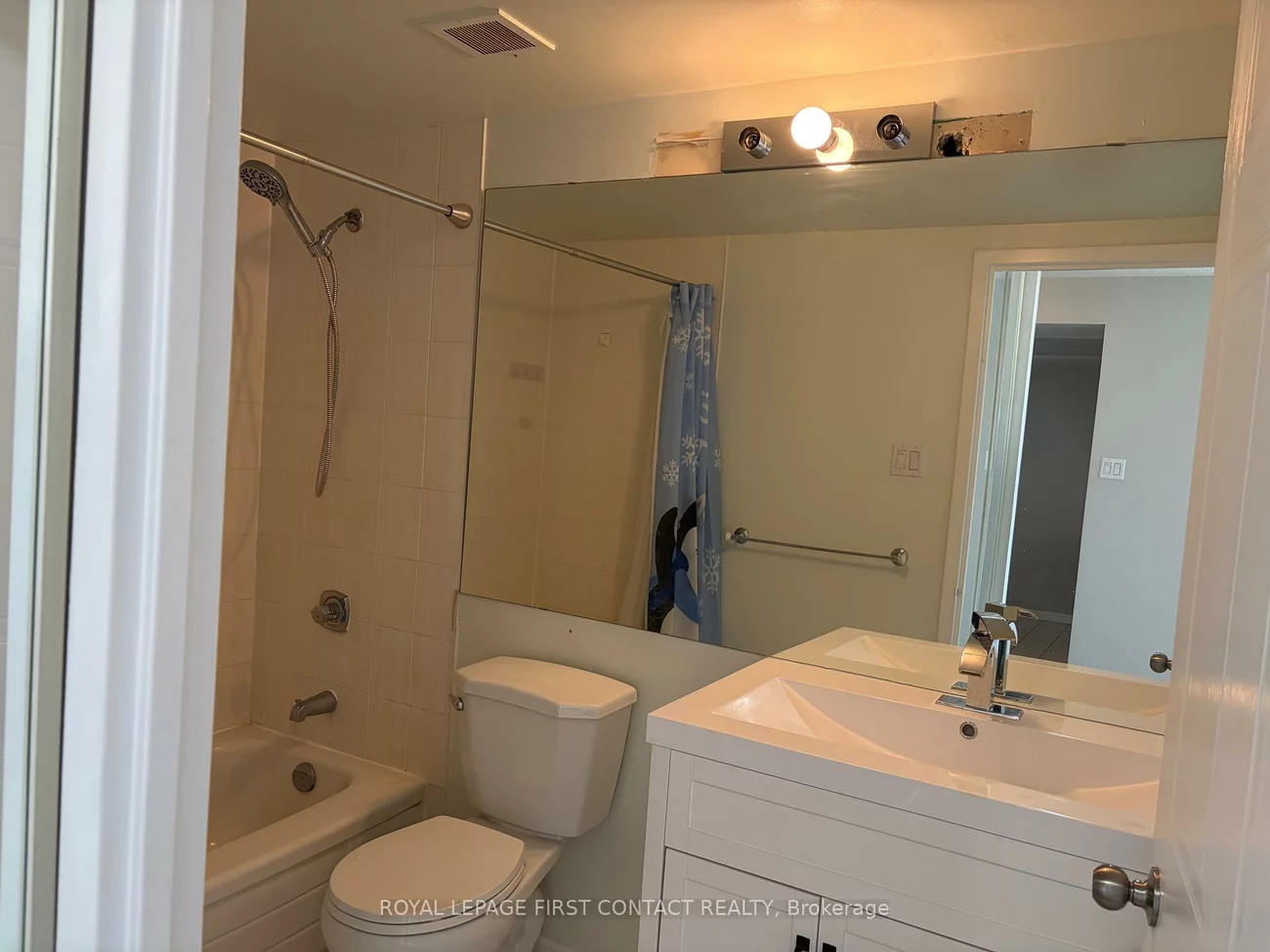 65, Ellen, City Centre, Barrie