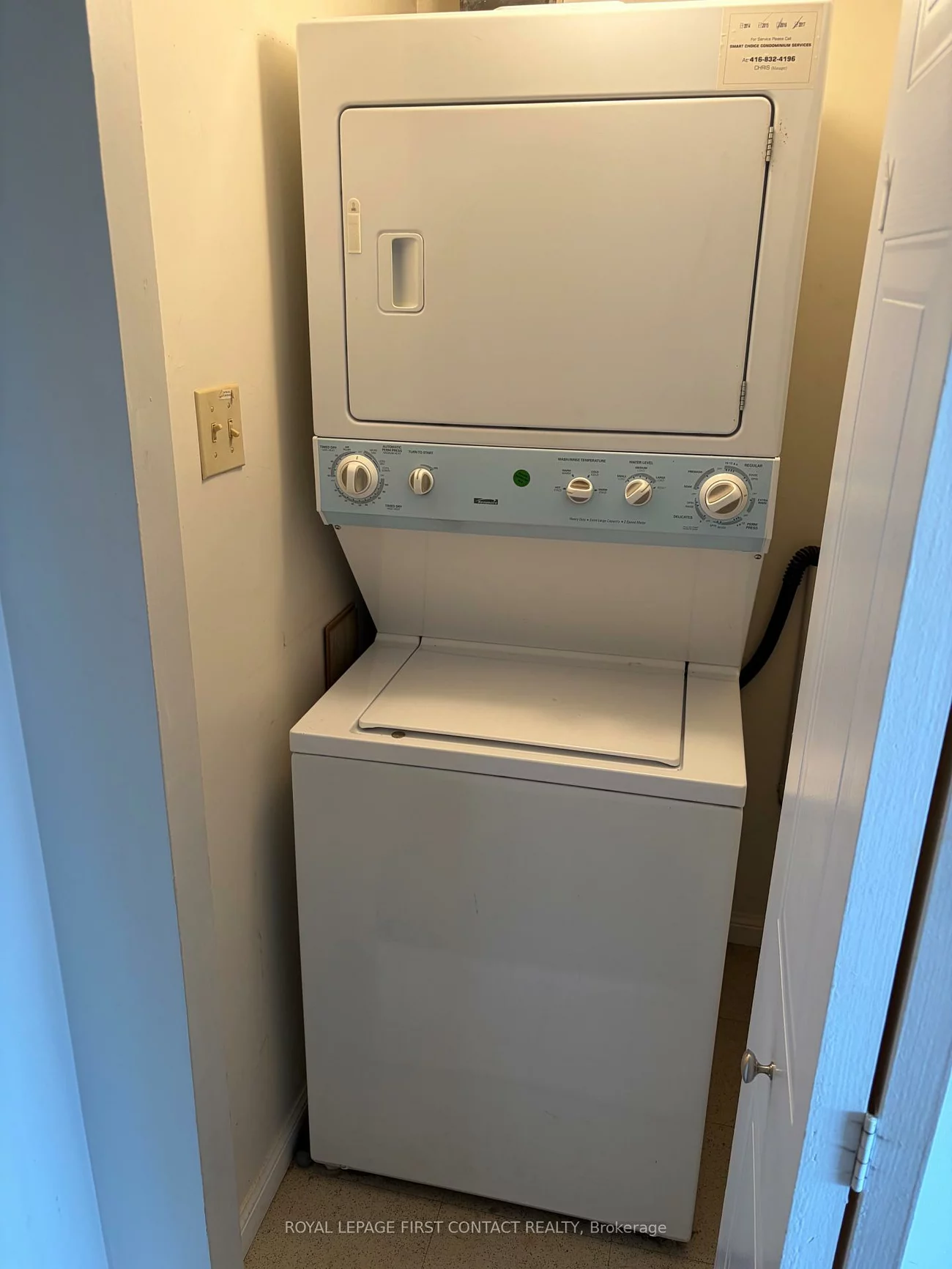 65, Ellen, City Centre, Barrie