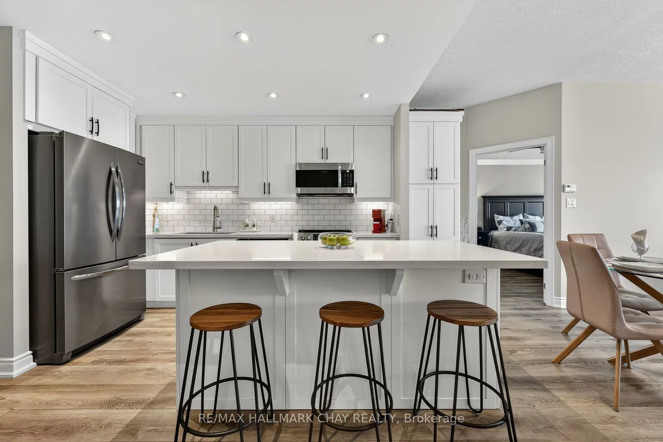 37, Ellen, City Centre, Barrie