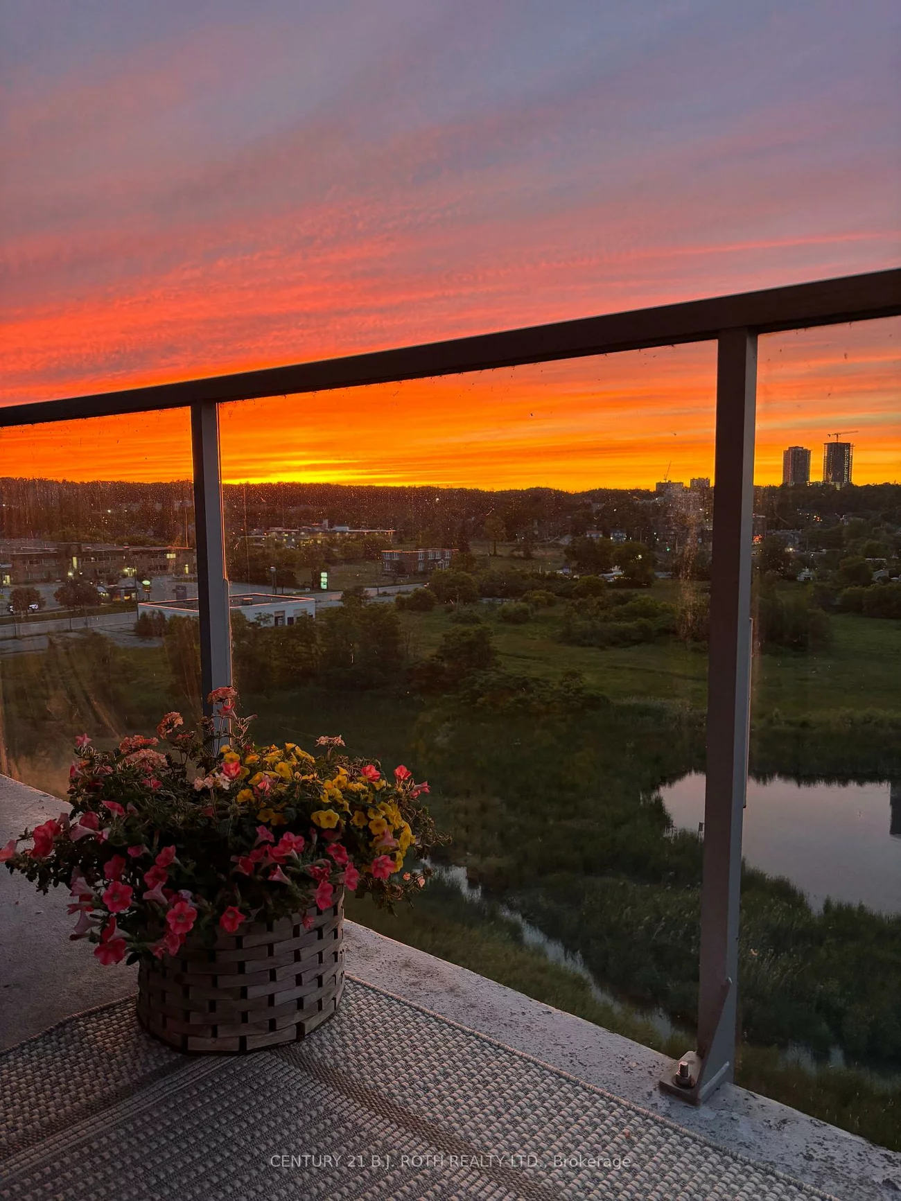 33, Ellen, City Centre, Barrie