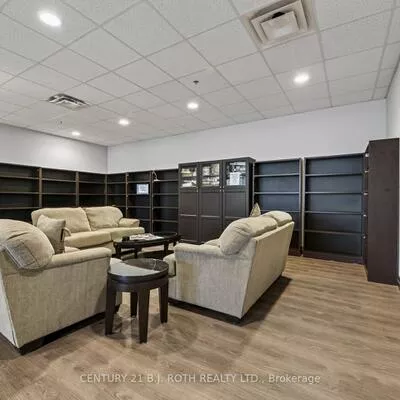 33, Ellen, City Centre, Barrie