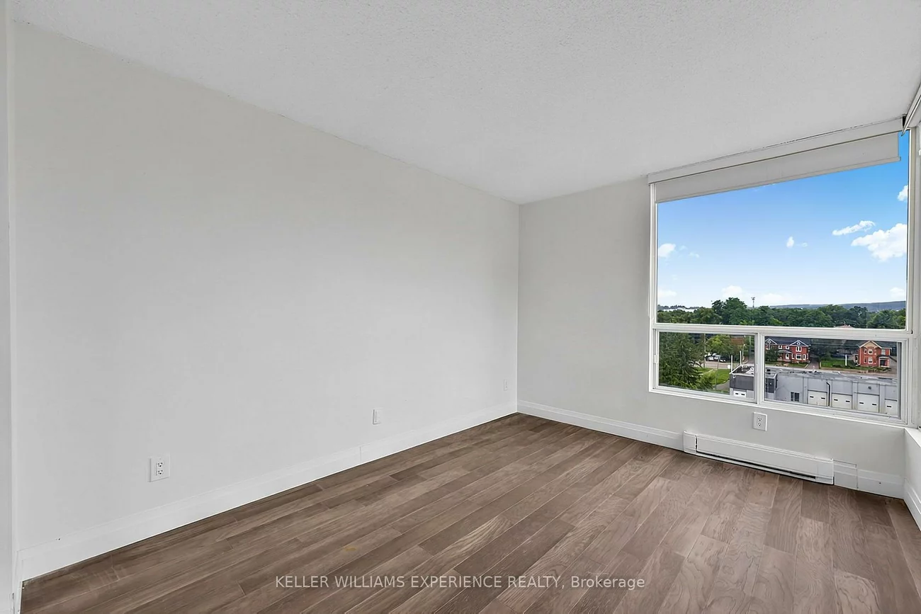 75, ELLEN, City Centre, Barrie