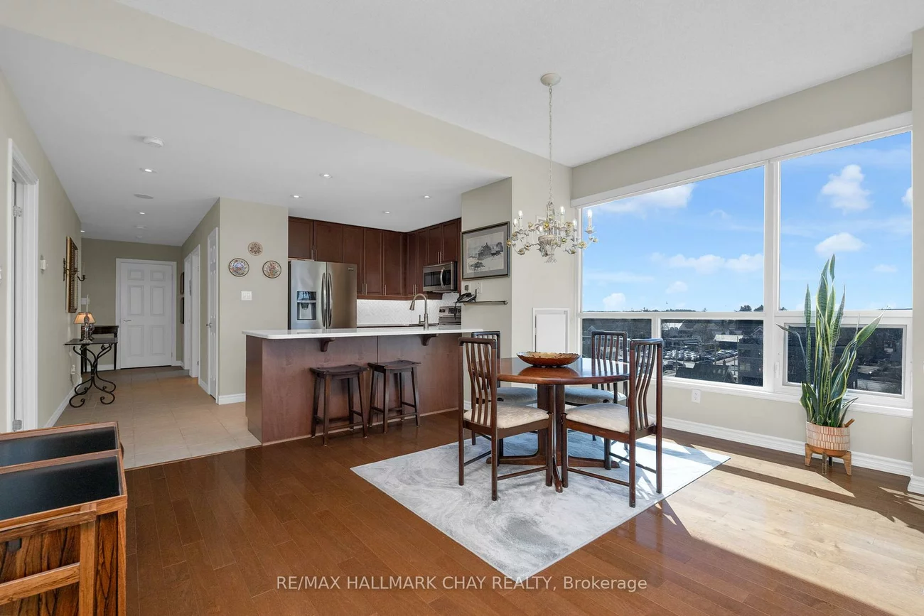 37, Ellen, City Centre, Barrie