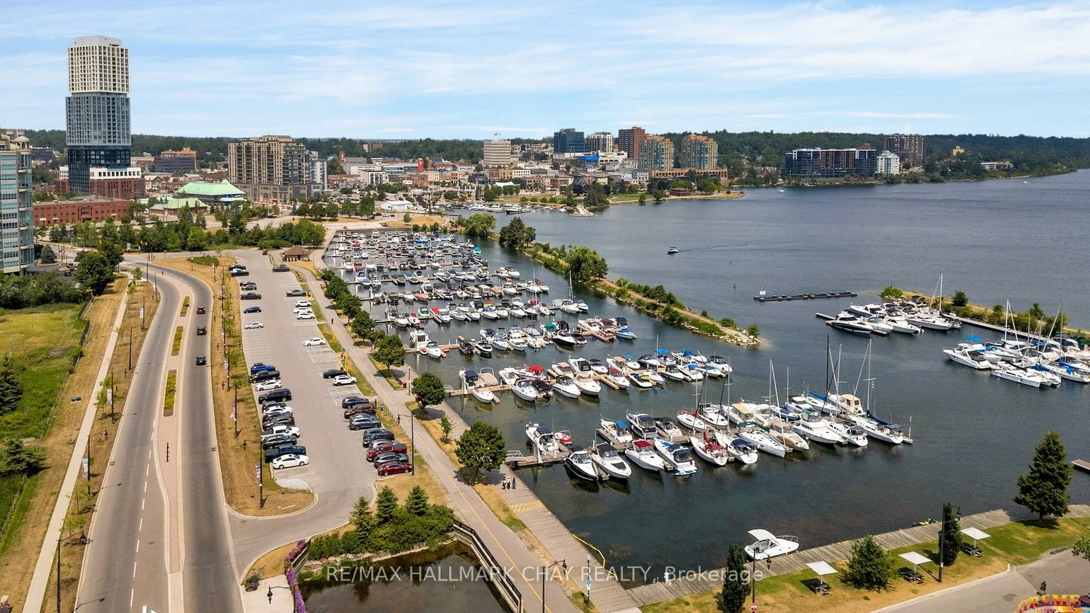 37, Ellen, City Centre, Barrie