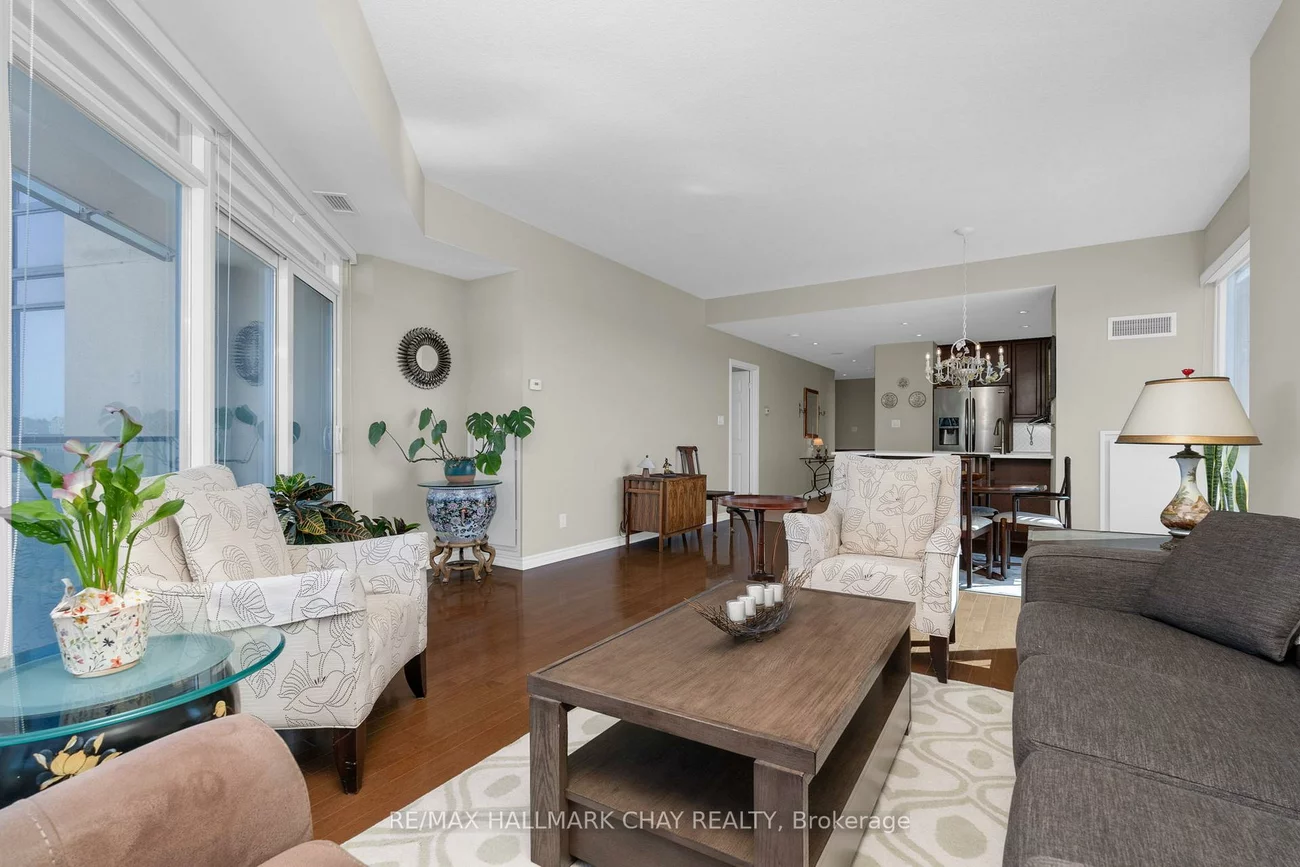 37, Ellen, City Centre, Barrie