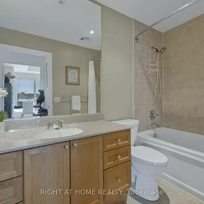 6, Toronto, City Centre, Barrie