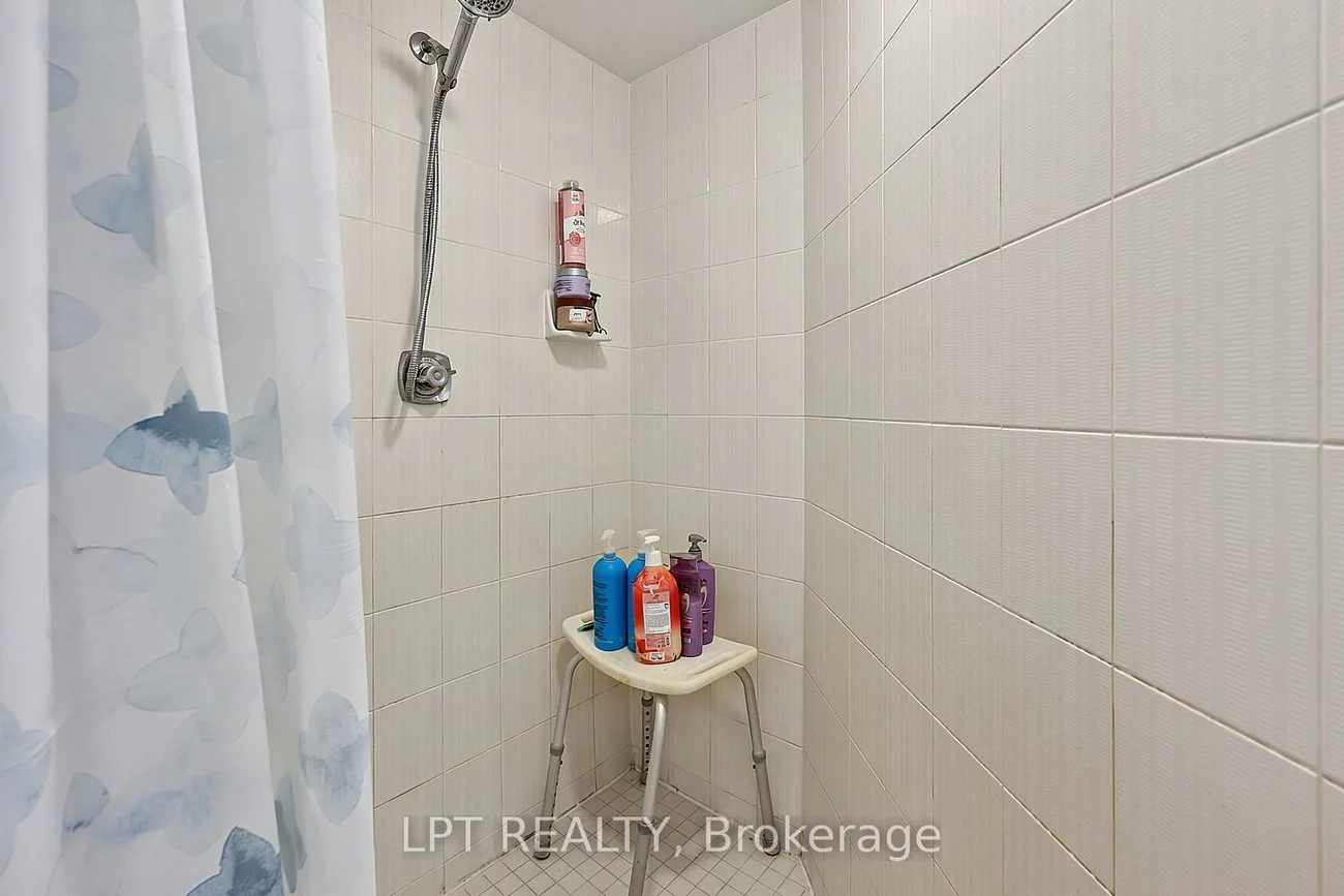 75, Ellen, City Centre, Barrie
