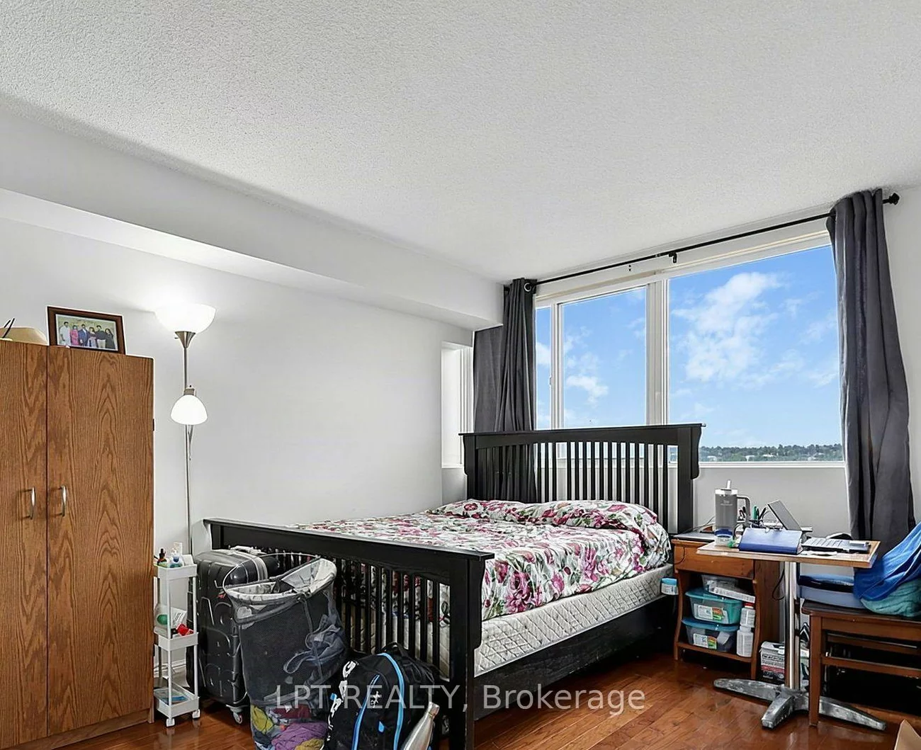 75, Ellen, City Centre, Barrie