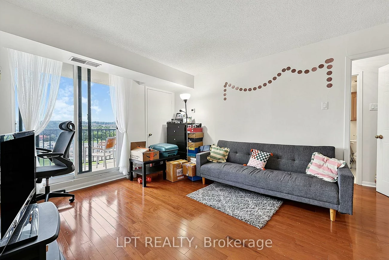75, Ellen, City Centre, Barrie
