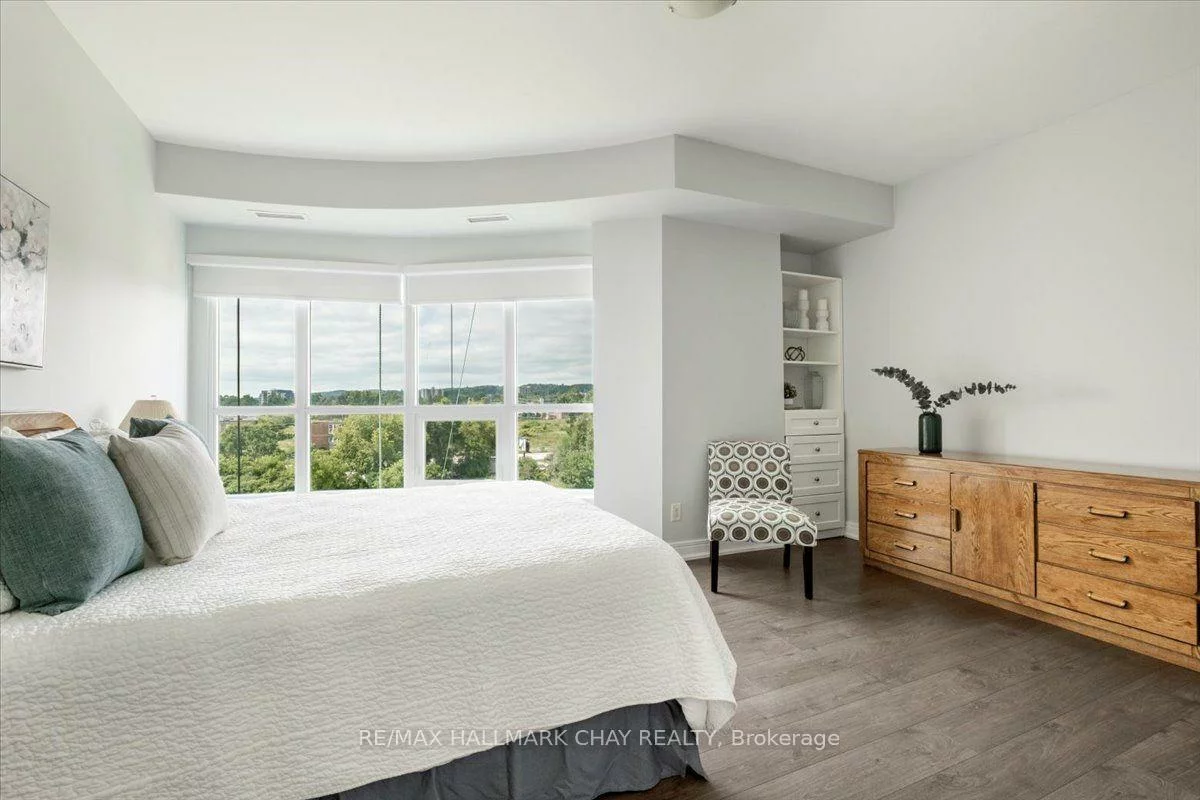 2, Toronto, Lakeshore, Barrie