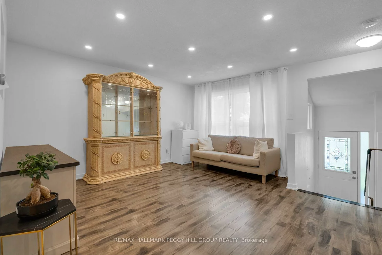 63, Ferris, Cundles East, Barrie