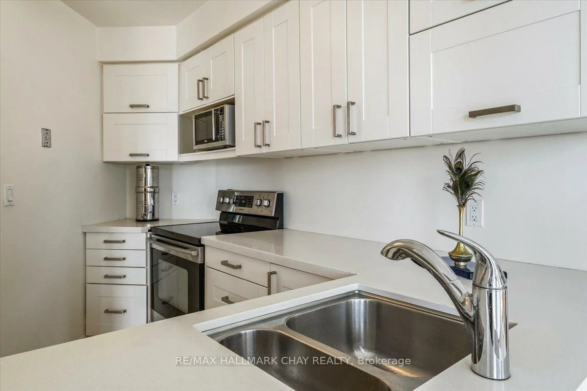 140, Dunlop, Lakeshore, Barrie