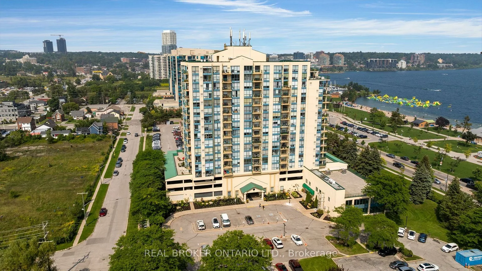 65, Ellen, City Centre, Barrie