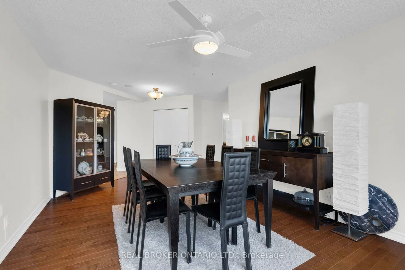 65, Ellen, City Centre, Barrie